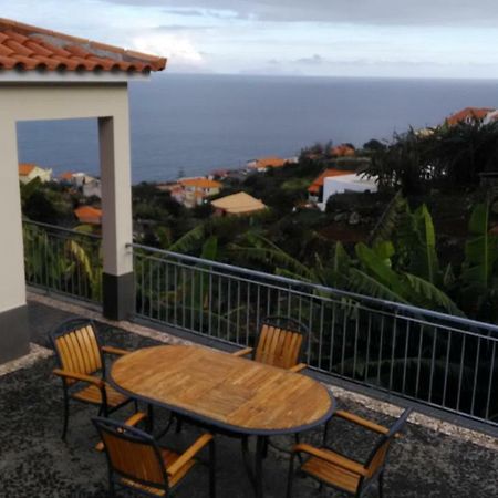 Vista Atlantico Com Carro E Bicicleta Gratis Villa Gaula Eksteriør bilde