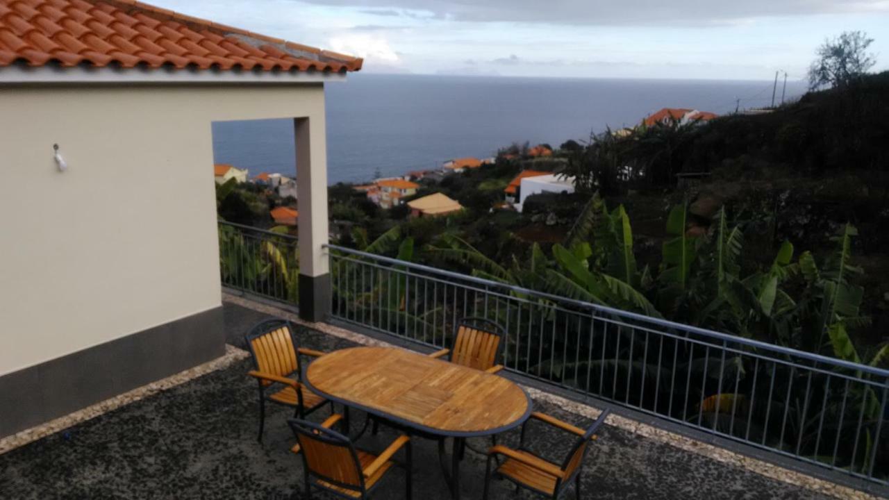 Vista Atlantico Com Carro E Bicicleta Gratis Villa Gaula Eksteriør bilde